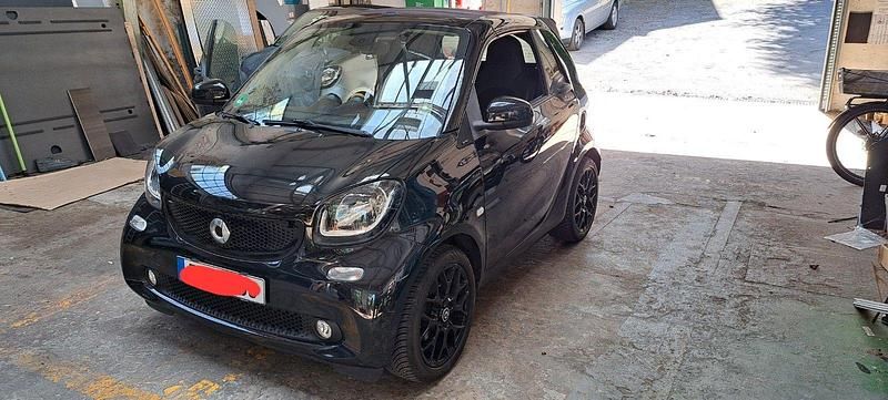Schwarz Gebraucht 2018 Smart ForTwo Coupé Cabrio | 12.990 € (Fairer Preis) - Bild 1/4