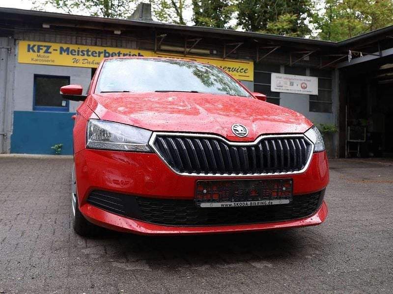 Rot Gebraucht 2021 Skoda Fabia Limousine | 11.500 € (Superpreis) - Bild 1/4