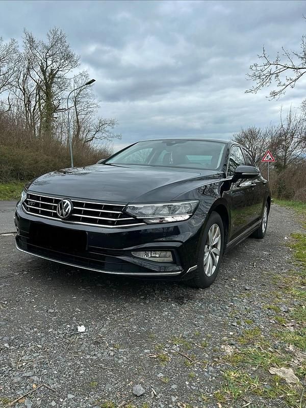 Gebraucht VW Passat R-line 150 PS (110 kW) 2019 Schwarz Limousine