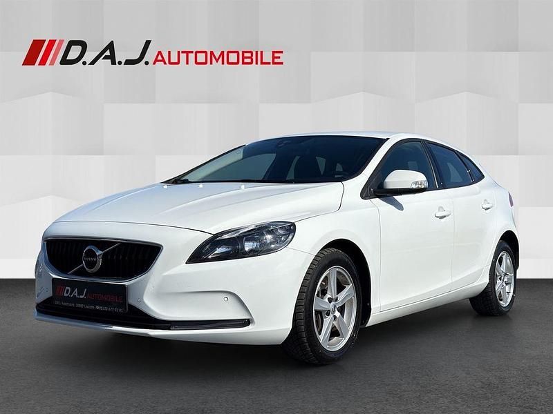 Gebraucht Volvo V40 Kinetic 120 PS (88 kW) 2018 Weiß Limousine