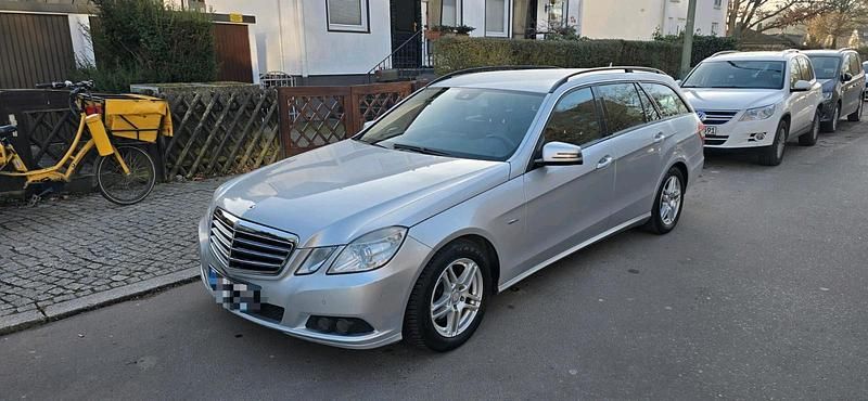 Silber Gebraucht 2011 Mercedes E250 Kombi | 7.500 € (Guter Preis) - Bild 1/4