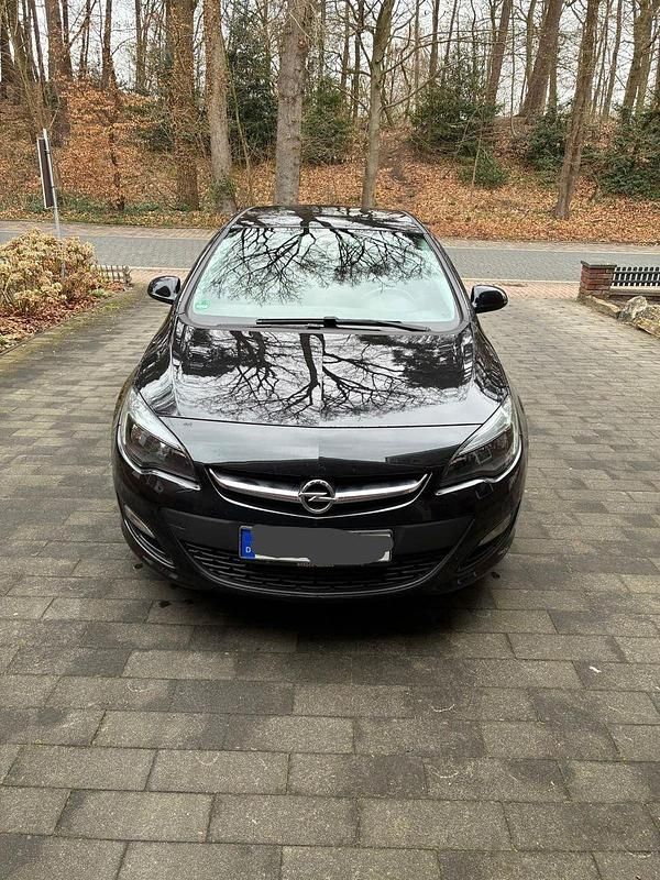 Gebraucht Opel Astra Active 140 PS (102 kW) 2013 Schwarz Limousine