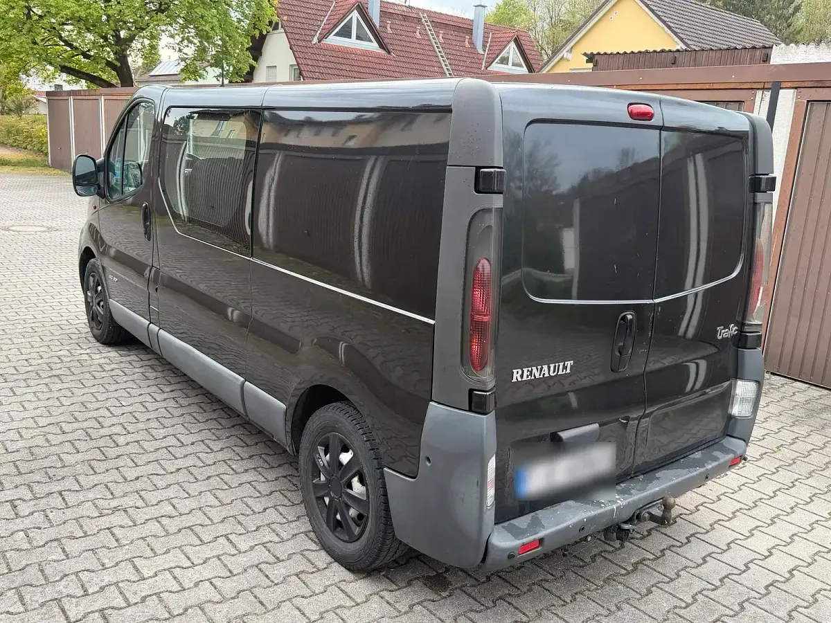 Brugt Renault Trafic 90 HK (66 kW) 2004 Sort MPV