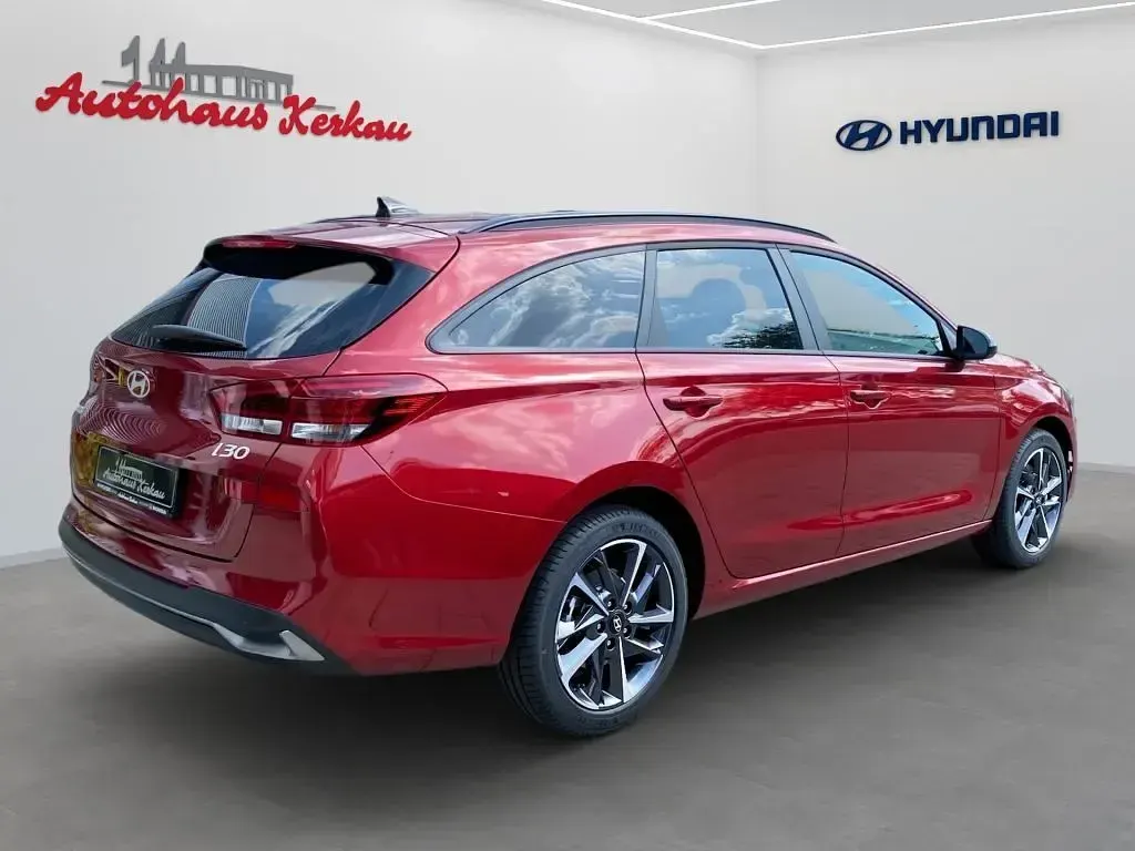 Gebraucht Hyundai i30 Advantage 101 PS (74 kW) 2026 Rot Kombi