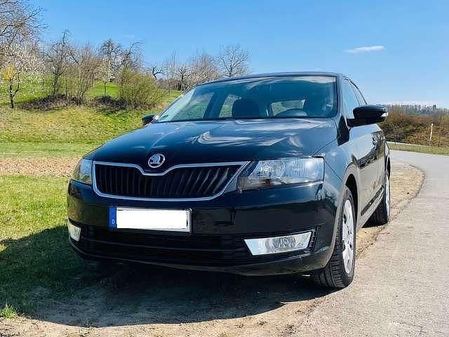 Schwarz Gebraucht 2015 Skoda Rapid Ambition Limousine | 9.900 € (Fairer Preis) - Bild 1/4