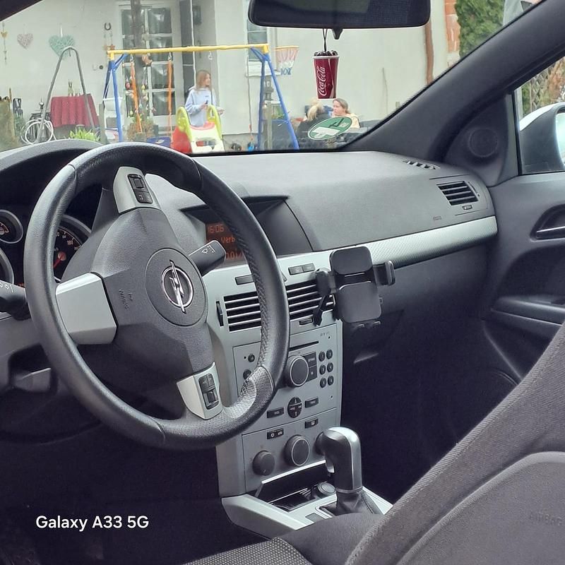 Gebraucht Opel Astra GTC 126 PS (92 kW) 2005 Silber Coupé