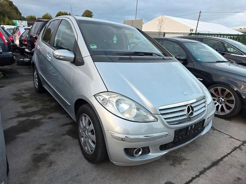 Grau Gebraucht 2005 Mercedes A170 Elegance Limousine | 3.999 € (Fairer Preis) - Bild 1/4