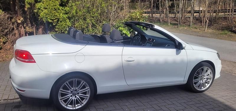 Usata VW Eos 122 CV (89 kW) 2015 Bianco Cabrio