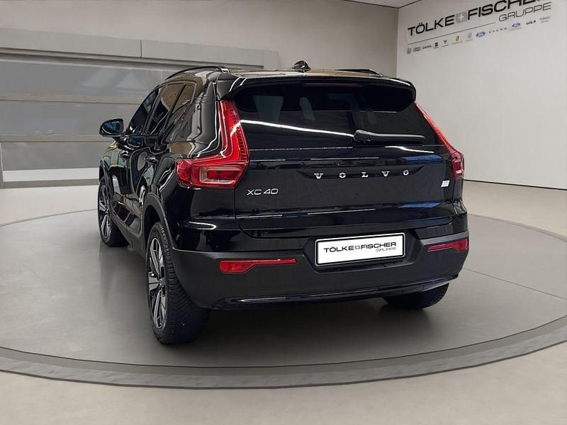 Gebraucht Volvo XC40 Core 169 kW (231 PS) 2022 Onyx black / (metallic) SUV