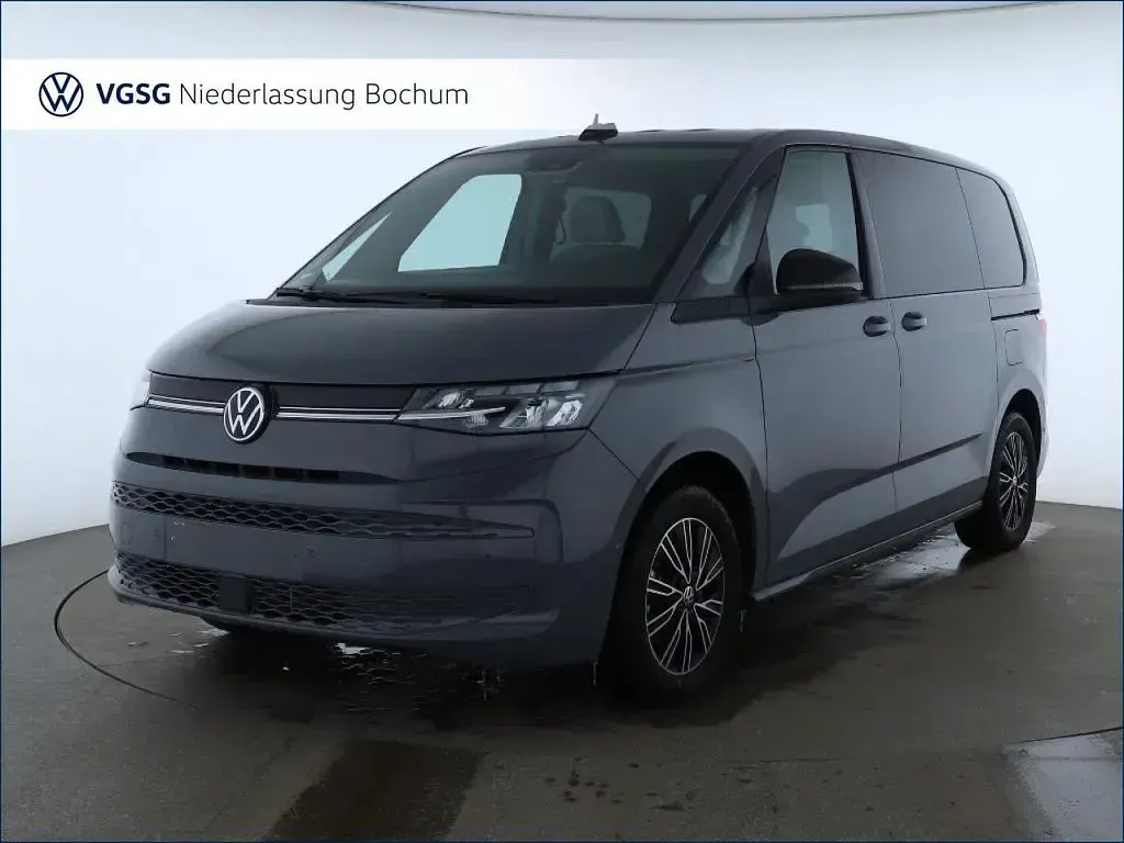 Second-hand VW Multivan Life 150 CP (110 kW) 2025 Gri Monovolum