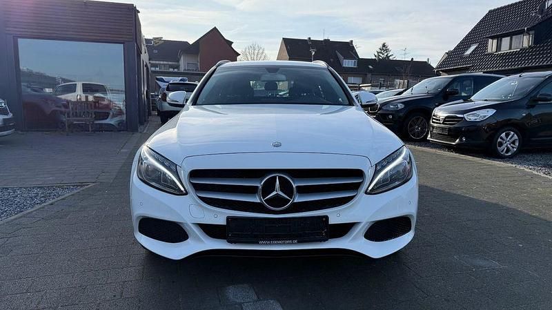 Gebraucht Mercedes C180 116 PS (85 kW) 2017 Polarweiss  unilack Kombi