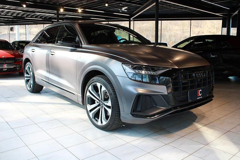 Gebraucht Audi Q8 S-Line 286 PS (210 kW) 2021 Grau SUV