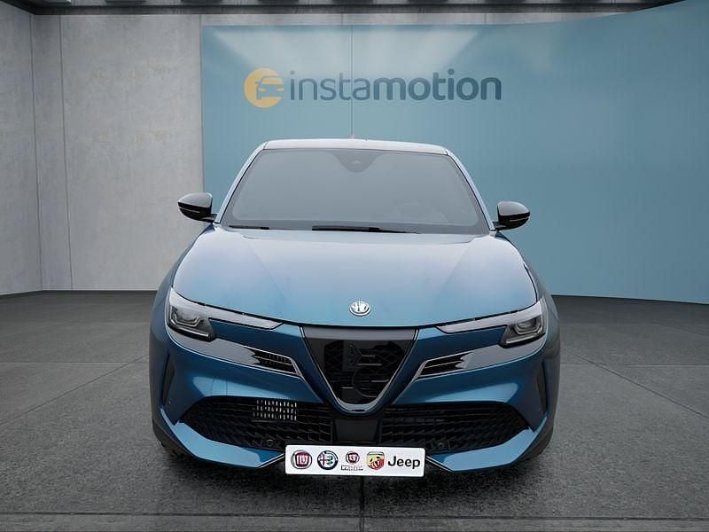 Neu Alfa Romeo GT Junior 145 PS (106 kW) 2025 Blau SUV