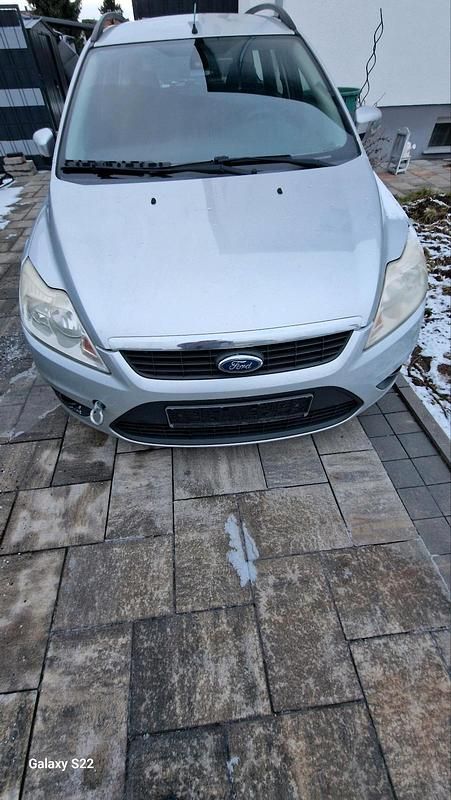 Silber Gebraucht 2010 Ford Focus Limousine | 500 € (Guter Preis) - Bild 1/3