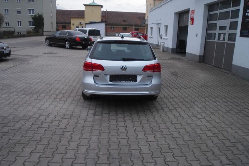 Gebraucht VW Passat Comfortline 140 PS (102 kW) 2012 Silber Kombi