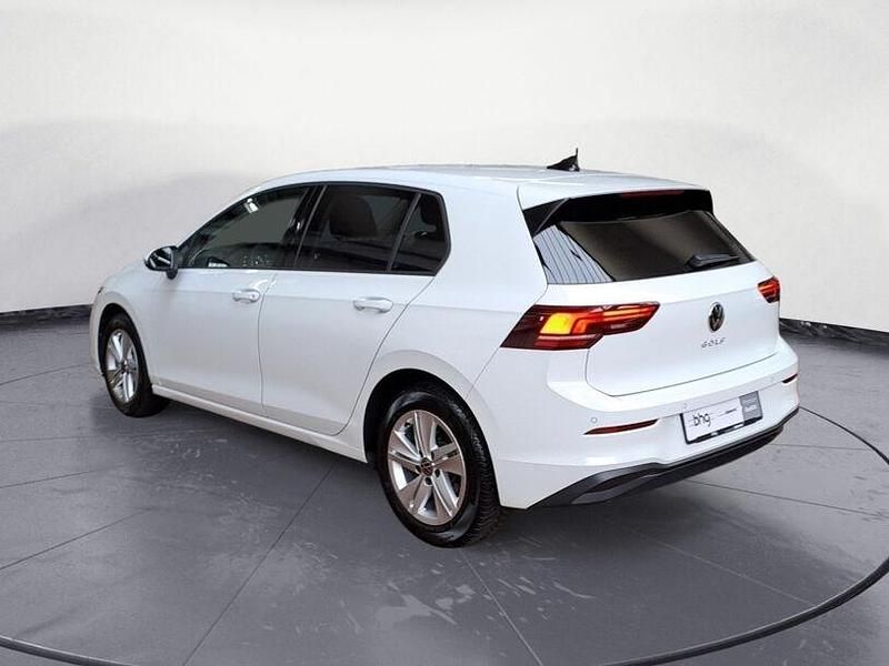 Gebraucht VW Golf VIII Life 116 PS (85 kW) 2025 Weiß Limousine
