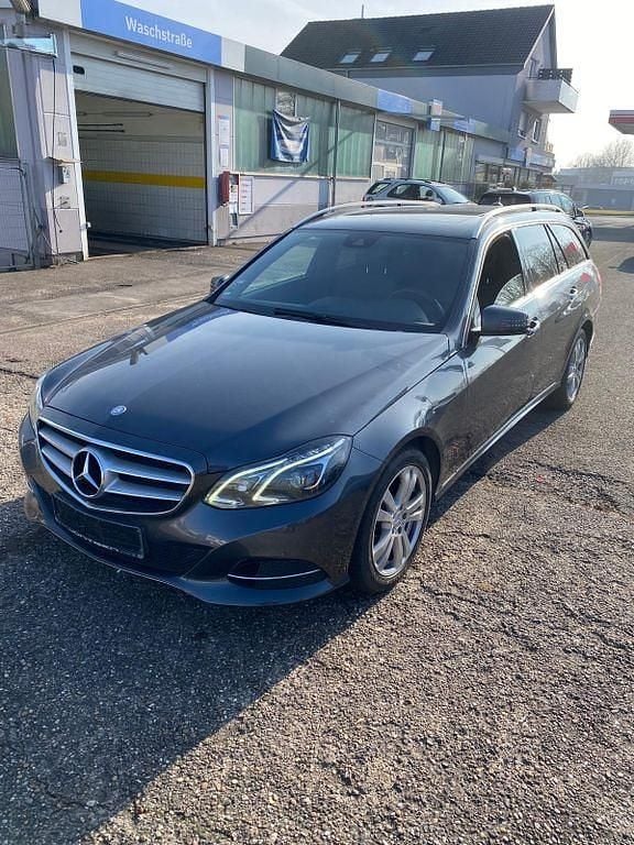 Gebraucht Mercedes E350 252 PS (185 kW) 2014 Grau Kombi