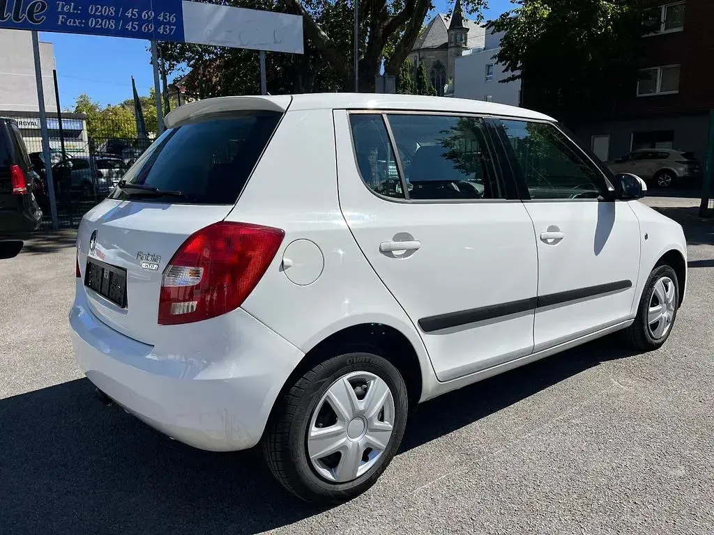 Gebraucht Skoda Fabia 60 PS (44 kW) 2008 Weiß Limousine