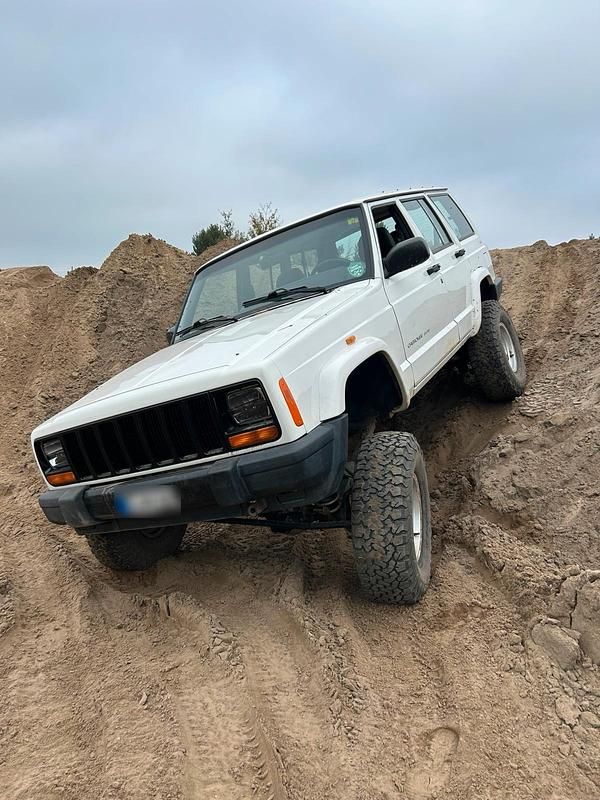 Gebraucht Jeep Cherokee 116 PS (85 kW) 2000 Weiß SUV