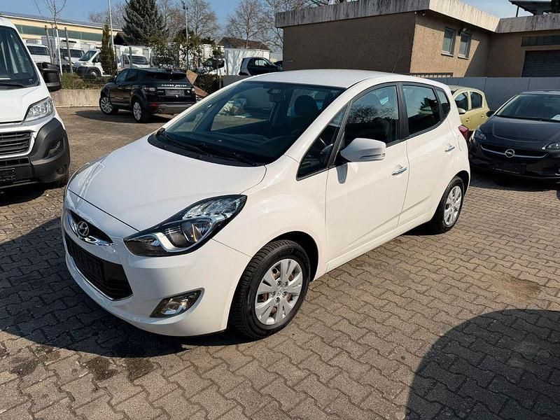 Gebraucht Hyundai ix20 Edition 90 PS (66 kW) 2013 Weiß Kleinwagen