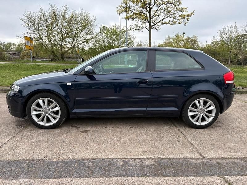 Usata Audi A3 102 CV (75 kW) 2007 Blu Utilitaria