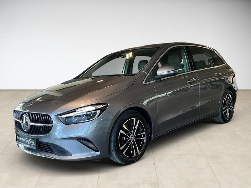 Grau Gebraucht 2024 Mercedes B200 Progressive Van / Kleinbus | 32.480 € (Fairer Preis) - Bild 1/4