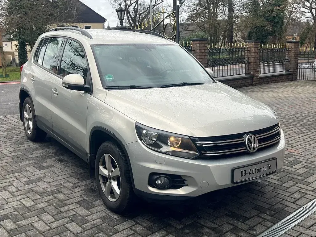 Gebraucht VW Tiguan Trendline 170 PS (125 kW) 2015 Silber SUV