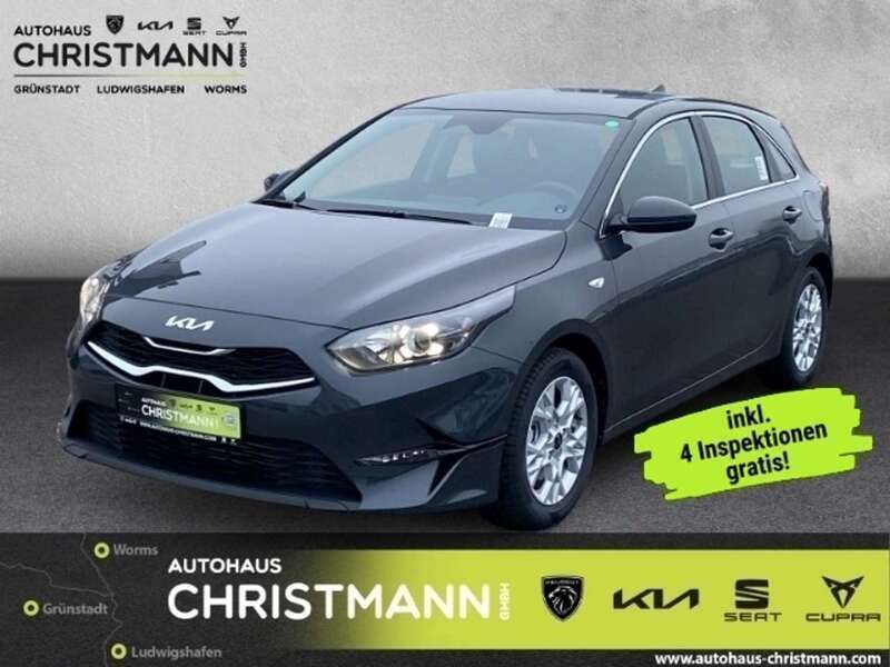 Grün Neu 2024 Kia Ceed Comfort Limousine | 22.490 € (Fairer Preis) - Bild 1/4