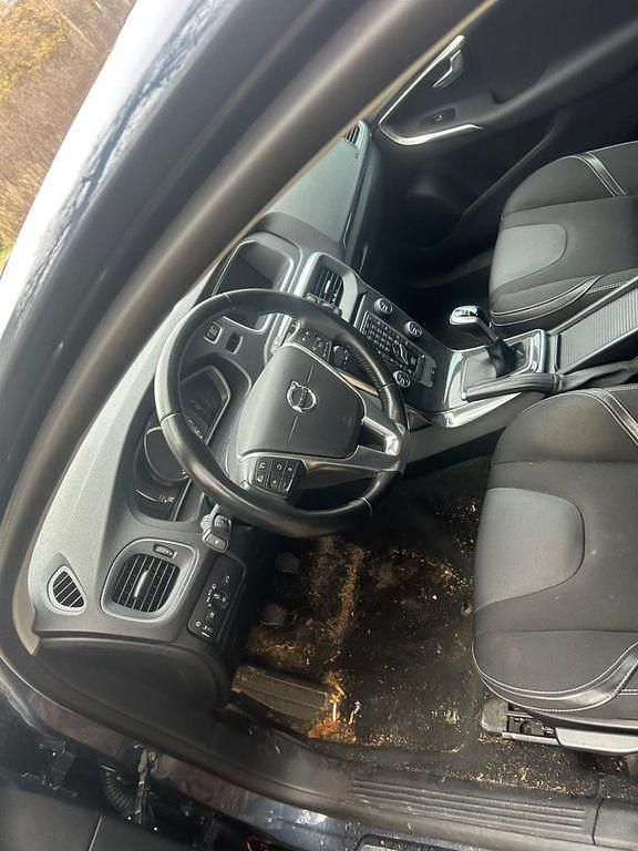 Gebraucht Volvo V40 120 PS (88 kW) 2017 Blau Limousine
