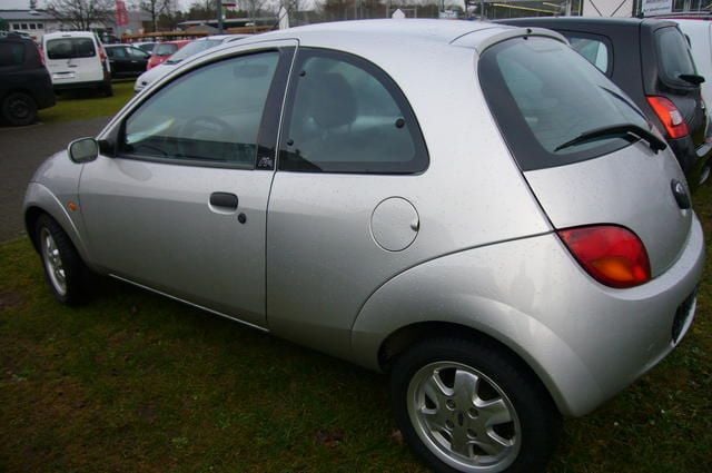 Usata Ford Ka 60 CV (44 kW) 2002 Argento Utilitaria
