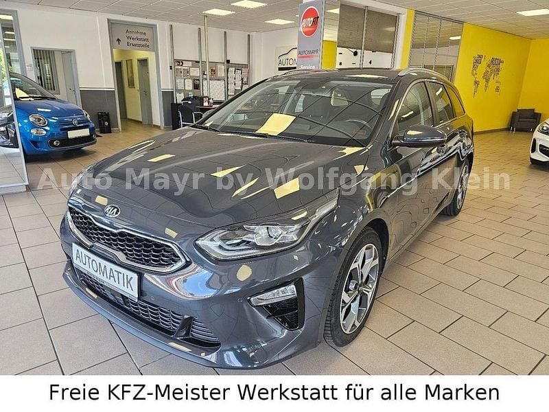 Grau Gebraucht 2021 Kia Ceed Sportswagon Spirit Kombi | 17.980 € (Teuer) - Bild 1/4