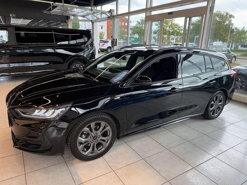 Gebraucht Ford Focus ST-Line 125 PS (91 kW) 2024 Schwarz Limousine