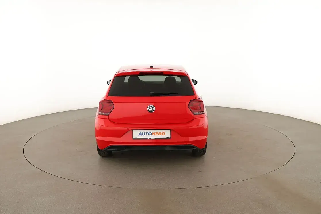 Gebraucht VW Polo Comfortline 75 PS (55 kW) 2018 Rot Kleinwagen