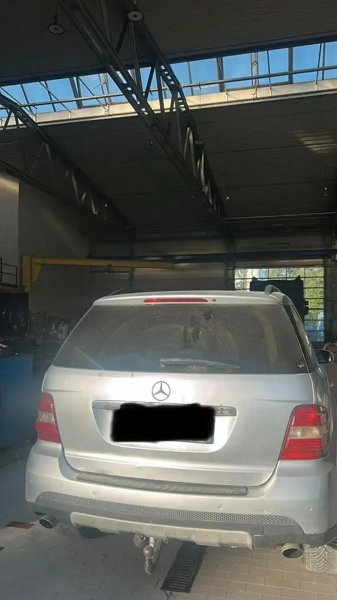 Gebraucht Mercedes ML320 247 PS (181 kW) 2007 Silber SUV