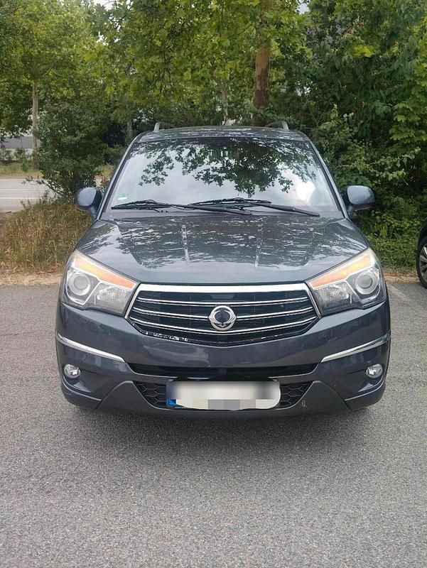 Blau Gebraucht 2014 Ssangyong (KGM) Rodius Van / Kleinbus | 4.000 € (Guter Preis) - Bild 1/4