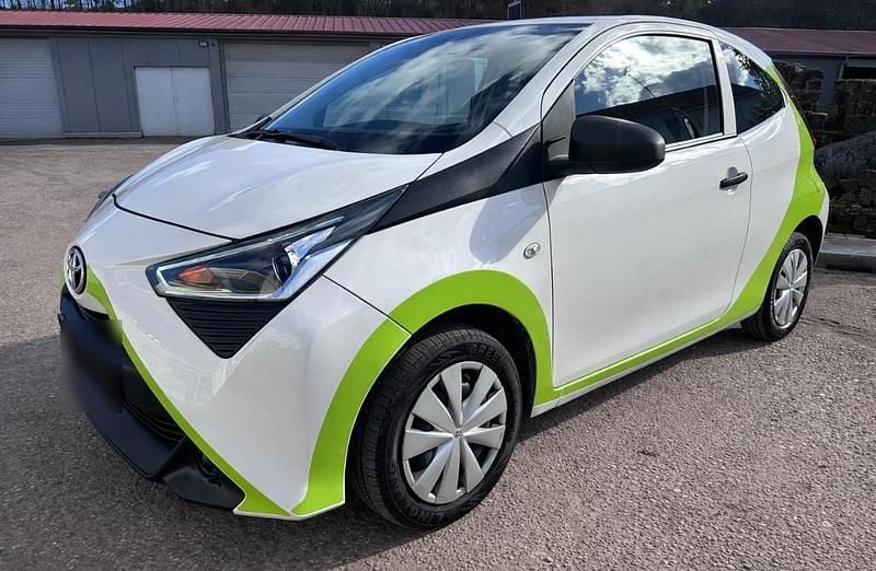 Gebraucht Toyota Aygo 72 PS (52 kW) 2021 Weiß Kleinwagen