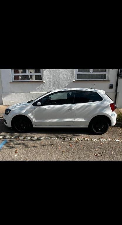 Weiß Gebraucht 2016 VW Polo Kleinwagen | 3.900 € (Superpreis) - Bild 1/4