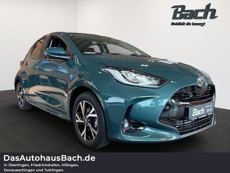 Gebraucht Toyota Yaris Hybrid Comfort 117 PS (86 kW) 2025 Grün Limousine