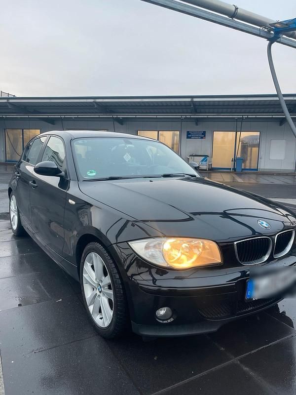 Gebraucht BMW 116 122 PS (89 kW) 2006 Schwarz Kleinwagen