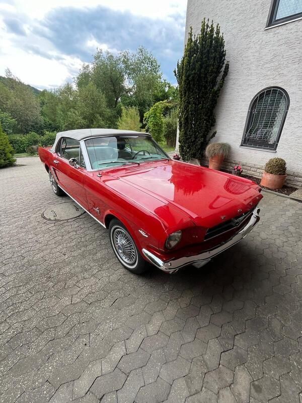 Rot Gebraucht 1964 Ford Mustang Cabrio | 39.000 € - Bild 1/4