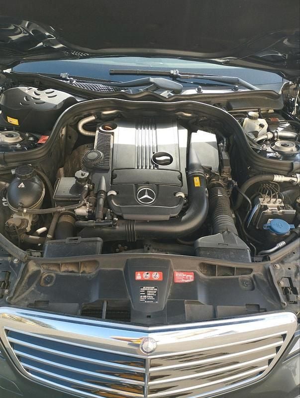 Gebraucht Mercedes E200 Avantgarde 184 PS (135 kW) 2012 Grau Limousine