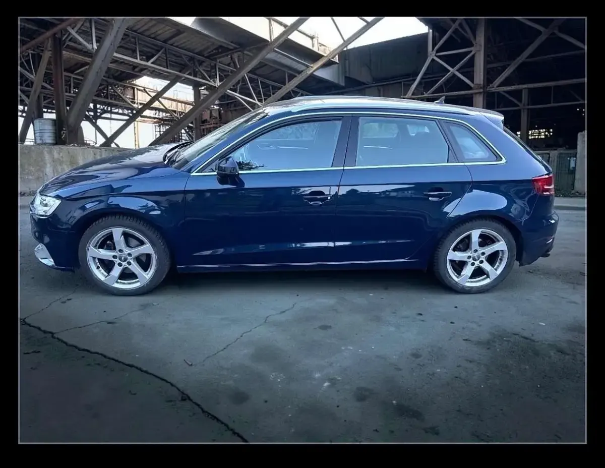 Gebraucht Audi A3 Sport 116 PS (85 kW) 2019 Blau Limousine