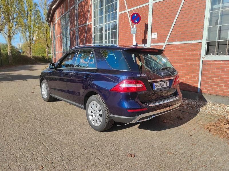 Gebraucht Mercedes ML350 258 PS (189 kW) 2014 Blau SUV