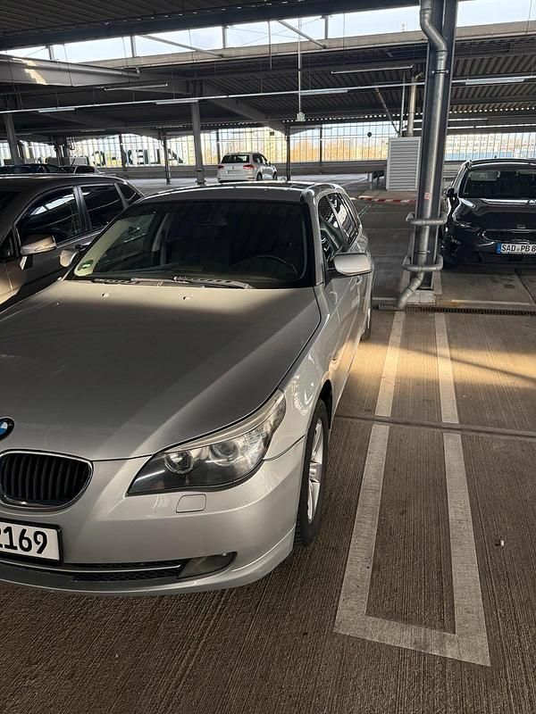 Silber Gebraucht 2007 BMW 520 Kombi | 3.999 € (Fairer Preis) - Bild 1/4