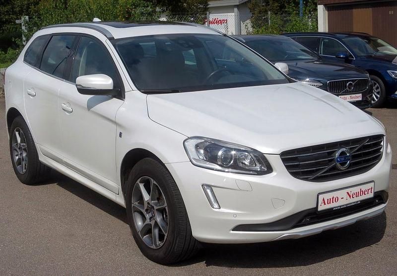 Weiss Gebraucht 2015 Volvo XC60 Ocean Race SUV | 19.950 € (Etwas zu teuer) - Bild 1/4