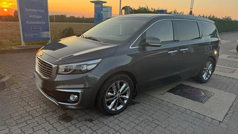 Gebraucht Kia Carnival 200 PS (147 kW) 2017 Van / Kleinbus