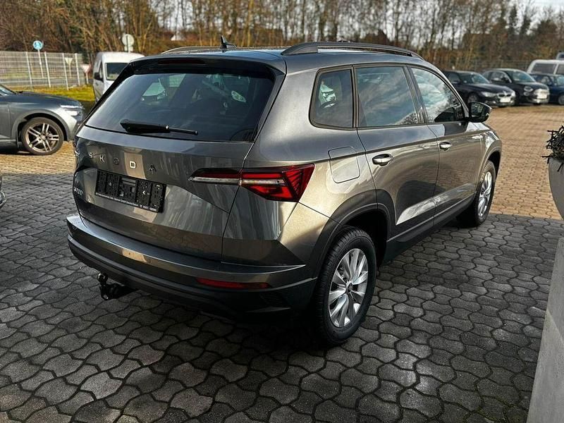 Neu Skoda Karoq Selection 150 PS (110 kW) 2026 Grau SUV