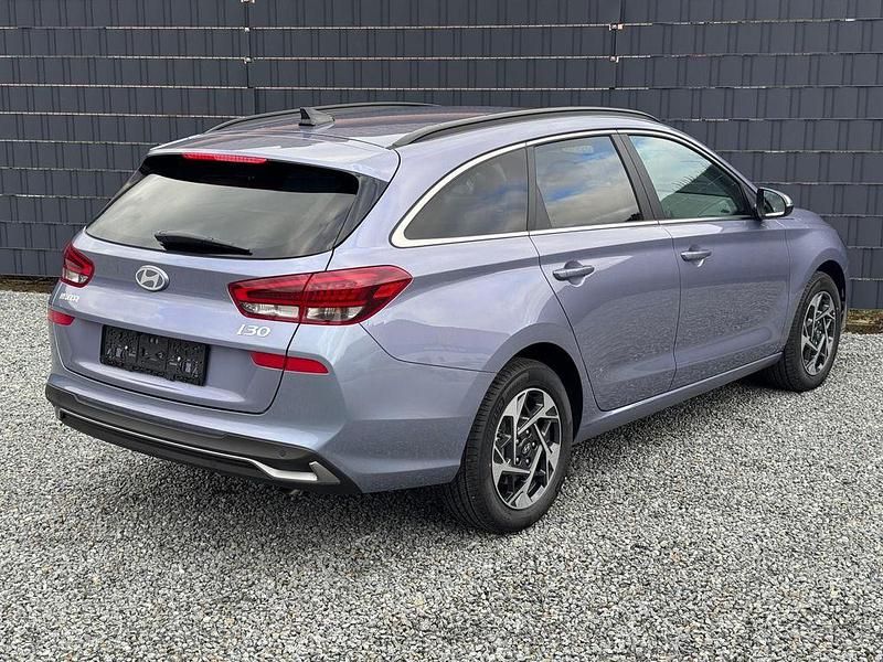 Neu Hyundai i30 140 PS (102 kW) 2025 Meta blue pearl Kombi