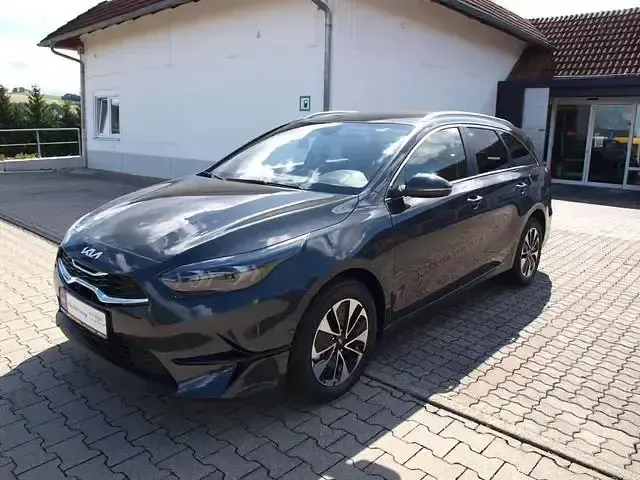Neu Kia Ceed Sportswagon 140 PS (102 kW) 2025 Grau Kombi