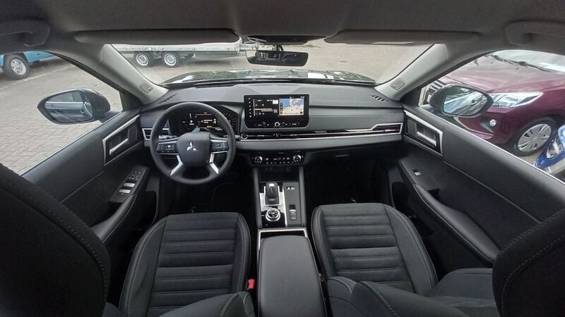 Neu Mitsubishi Outlander P-HEV Edition 306 PS (225 kW) 2025 Grau SUV
